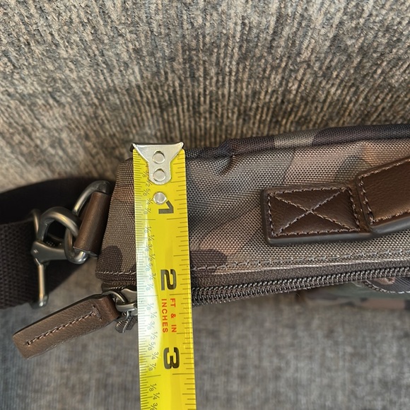 Fossil Camo Laptop Bag - Picture 8 of 9